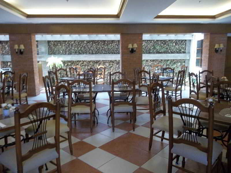 Hotel Emilia Davao Экстерьер фото