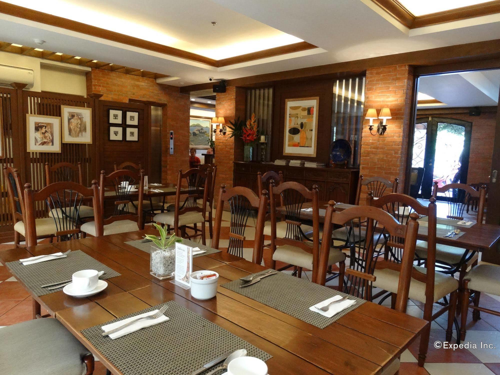 Hotel Emilia Davao Экстерьер фото